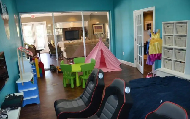 Lucaya Village - 4 BR Townhouse - FVV 40464