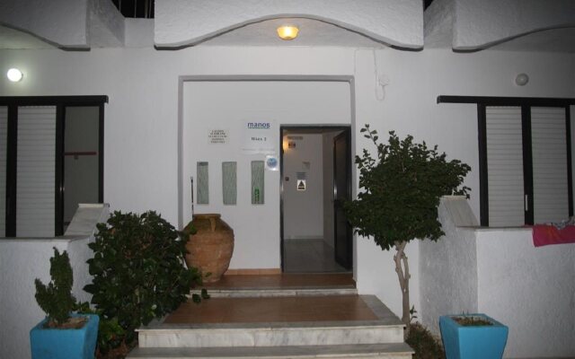 Nikos 2 Studios & Apartments