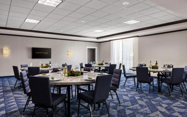 Courtyard by Marriott Evansville East