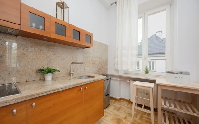 Apartment Filtry With Parking by Renters