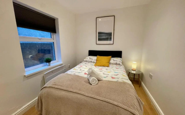 Bute Park Apartment w/ Heating + Private Bathroom