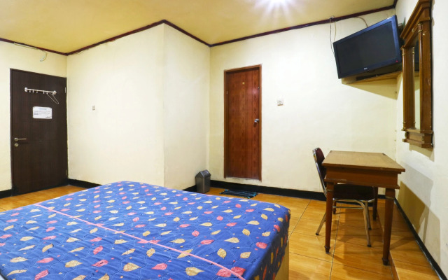 King Stone Hotel by ZUZU