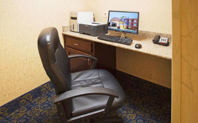 Holiday Inn Express Hotel & Suites Cincinnati Se Newport, an IHG Hotel