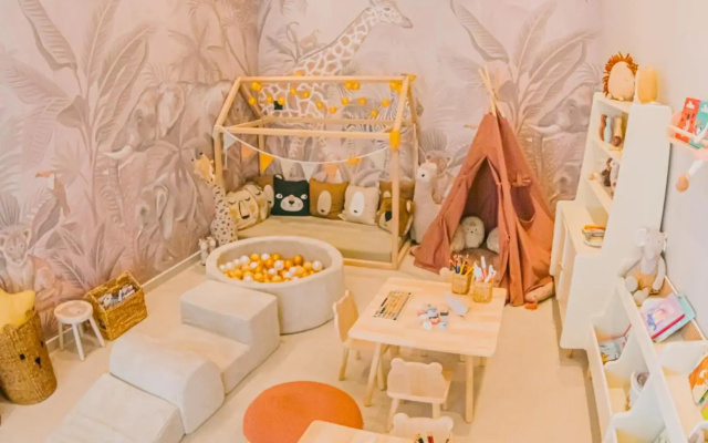 Artemis Hotel
