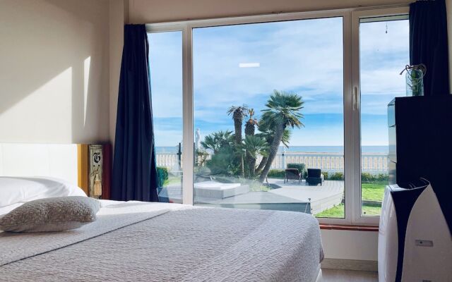 Beach House Barcelona Hot Tub & Beach Access