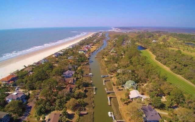 On the Creek, Across From the Ocean and a Short Walk to Beach Club and Marina