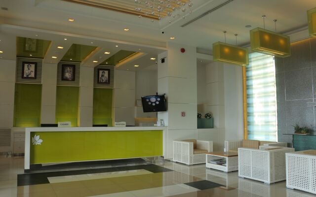 Jasmine Resort Hotel & Serviced Apartment