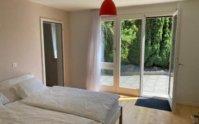 A beautiful apartment with direct view at the lake for 4 persons – Guest Rooms – Weggis
