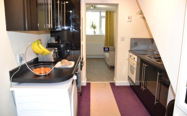 Olive Tree Apartment - 2 Bedrooms Apartment - Stayseekers