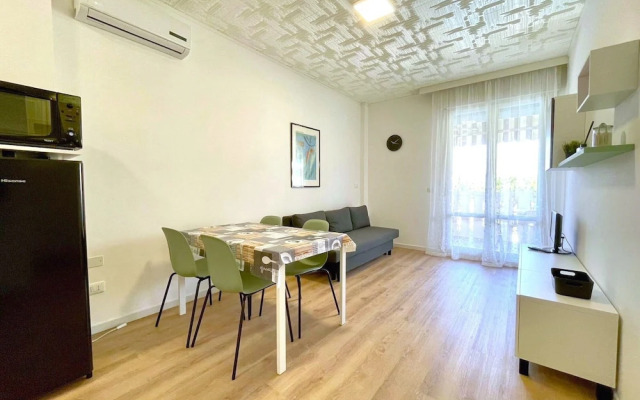 Apartment With Private Patio