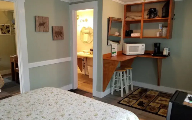 White Mountain Motel And Cottages