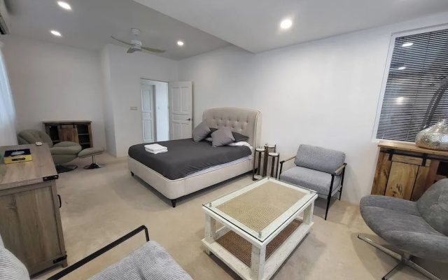 Luxury Tropical Bungalow in Damansara Golden Core – Guest Rooms – Kuala Lumpur