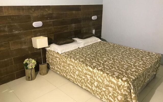 Sunset Lounge Hotel