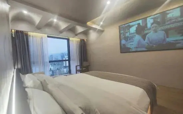 Shuangqi Bieyuan Homestay (Panzhou Gymnasium)