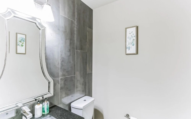 Cozy Condo Nature,park &lakeview 2 Bedroom Condo