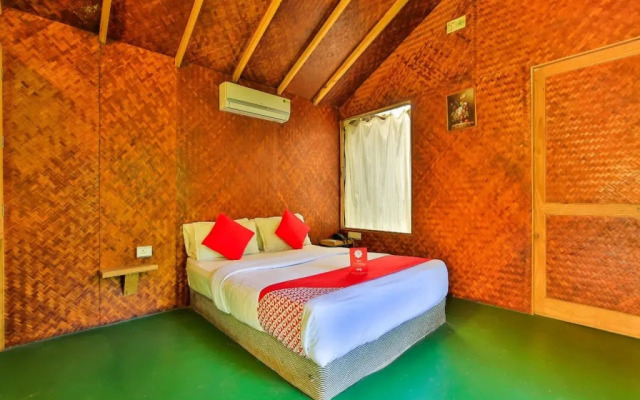 Vartys - The Hillside Huts