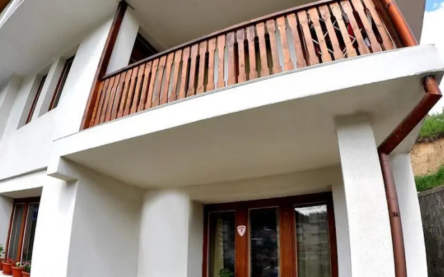 Eco House Family Hotel