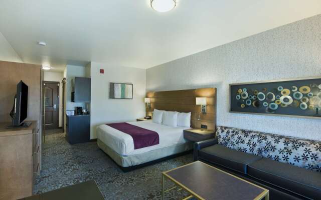 Oxford Suites Sonoma County