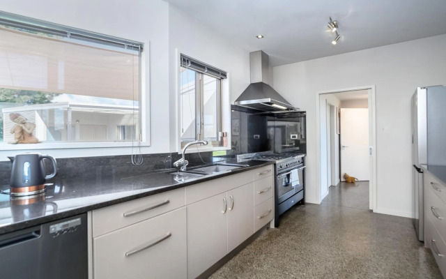 Paradise on Campbell