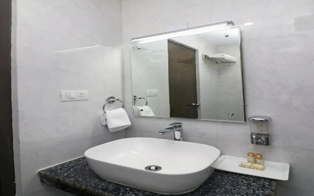 Hotel Vip Square by OYO Rooms