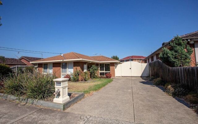 Comfy Beautiful House in Epping