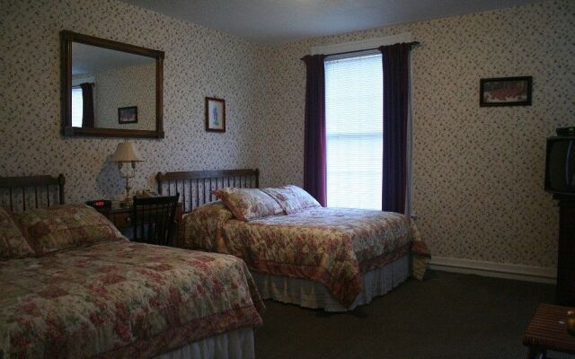 The Yankee Pedlar Inn
