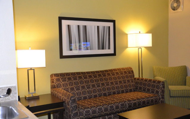 Holiday Inn Express & Suites Bloomington - Normal by IHG