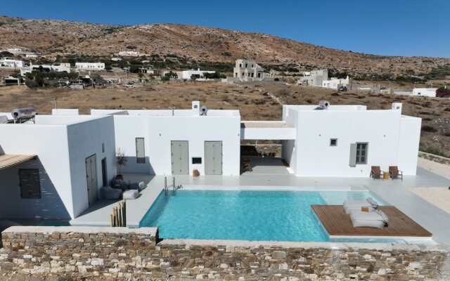 Lil Paros Luxury suites