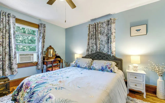 Lovely Waynesville Home w/ Yard: Pet Friendly
