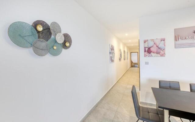 Stunning Apartment with pool-Hosted by Sweetstay