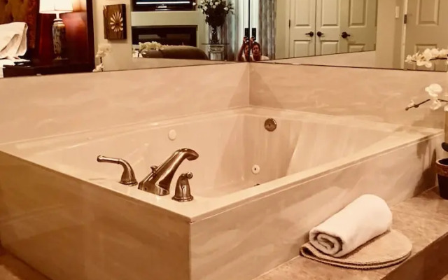 Perfectly Romantic Branson Condo