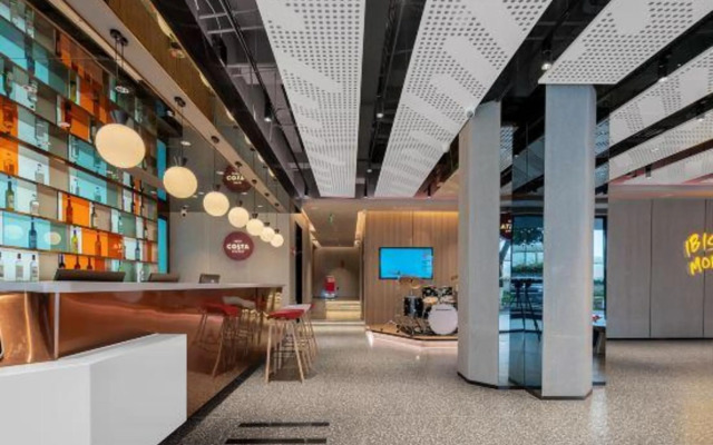 Ibis Hotel (Xiamen Dongdu Ferry Terminal Dongdu Road)