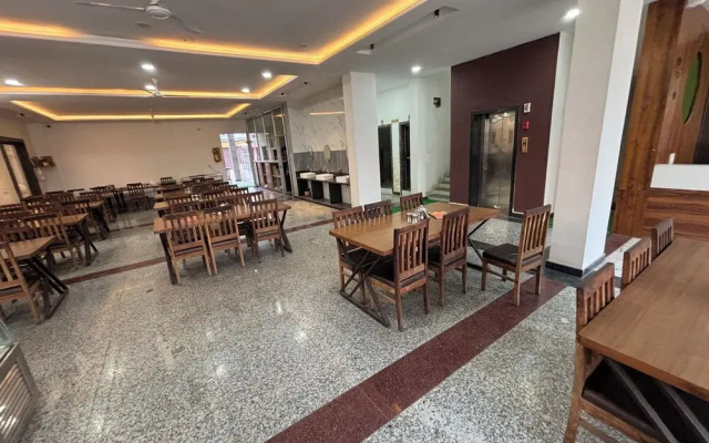 Hotel Ishwar Palace