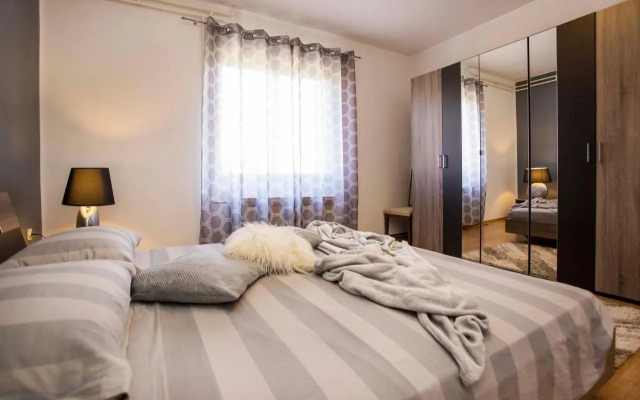 Paola Apartment