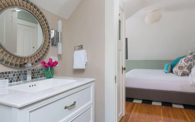 The Sydney, The Edgartown Collection