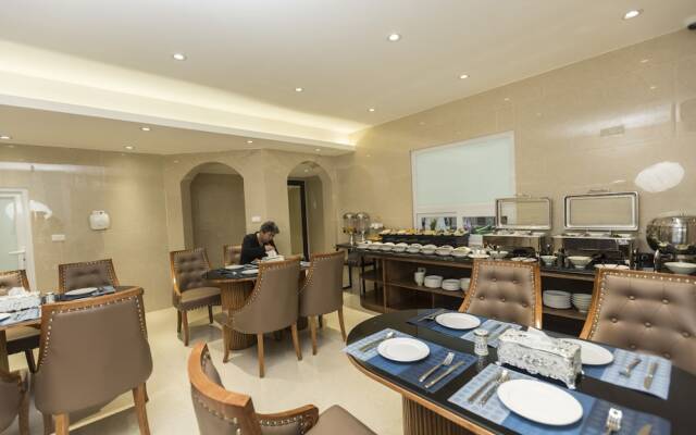 Blubiz Hotel 8