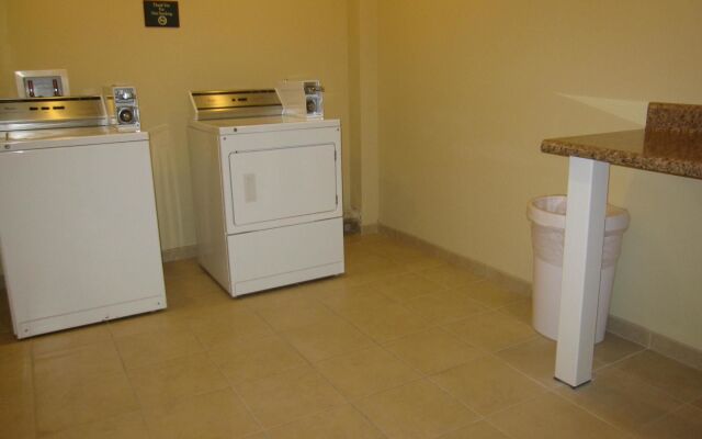 Best Western Plus First Coast Inn & Suites