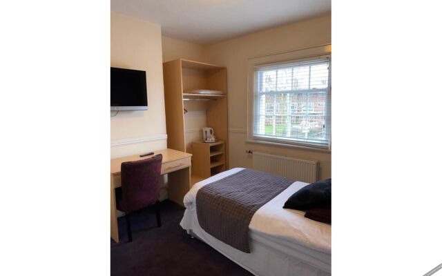 OYO Tamworth Arms Boutique Pub & Hotel