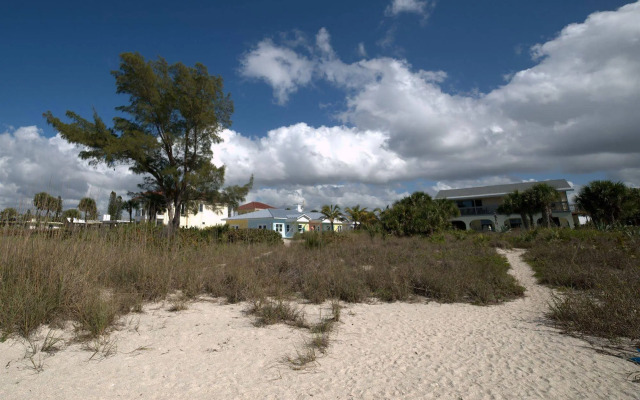 Casey Key Resorts - Beachfront