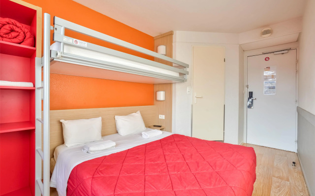 Premiere Classe Paris Ouest - Pont De Suresnes