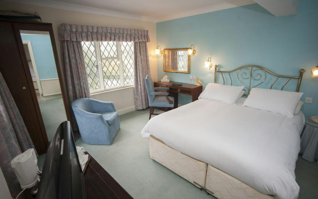Shillingford Bridge Hotel