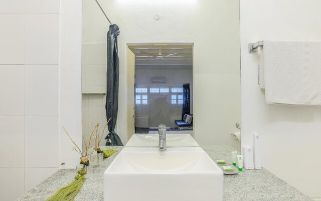 Itsy Hotels Red Lotus Heritage, Promenade Beach