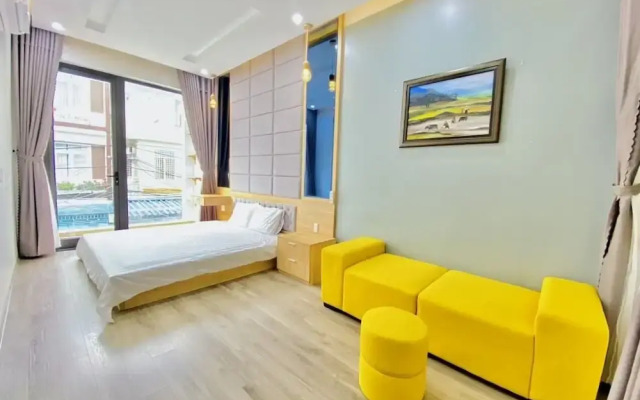N to M House