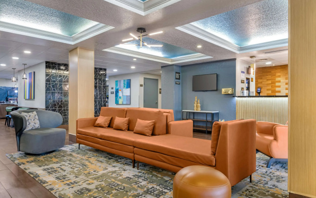 Best Western Plus Universal Inn