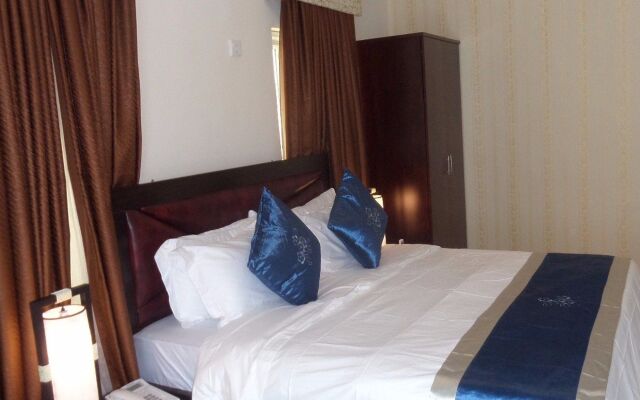 Rightgate Hotel & Suites