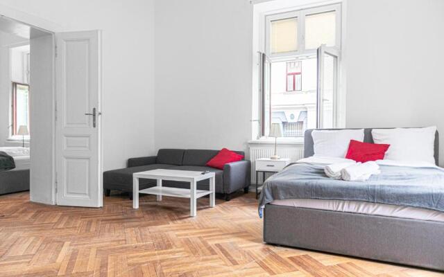 Classy 2BR Apt. w/ Exclusive Location near AKH