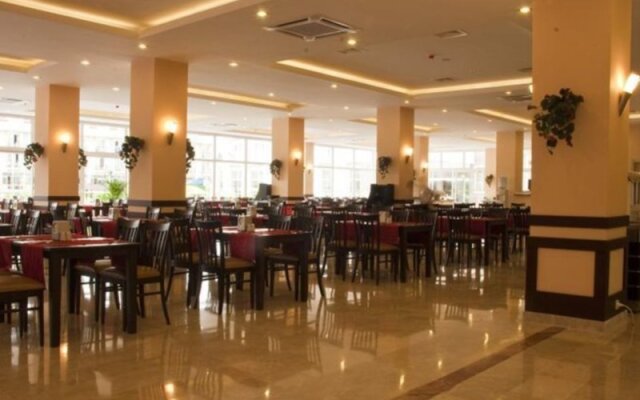 Mg White Lilyum Hotel
