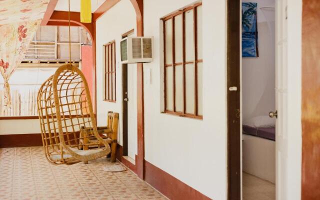 Puerto Galera Hostel