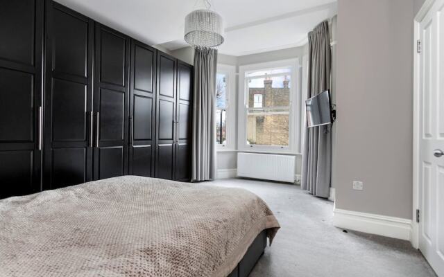 3849 - London