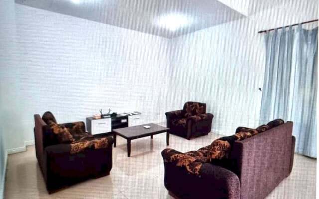 OYO HOME 90769 Flo Inn Homestay Bsi